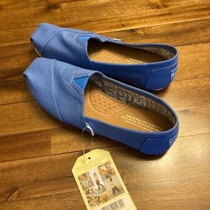 TOMS, brand new with tags, lovely blue, 6.5